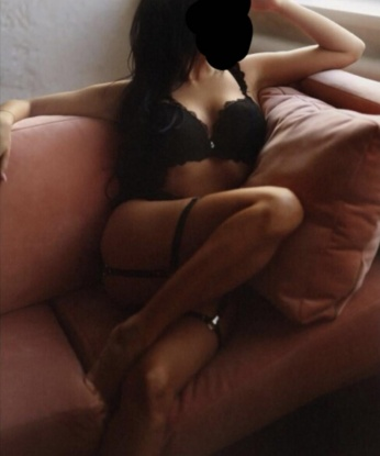 Соблазнительная развратница с огненными глазами готова погрузить тебя в атмосферу страсти и похоти. Звони, если готов к запредельному удовольствию. 14732, 25 лет